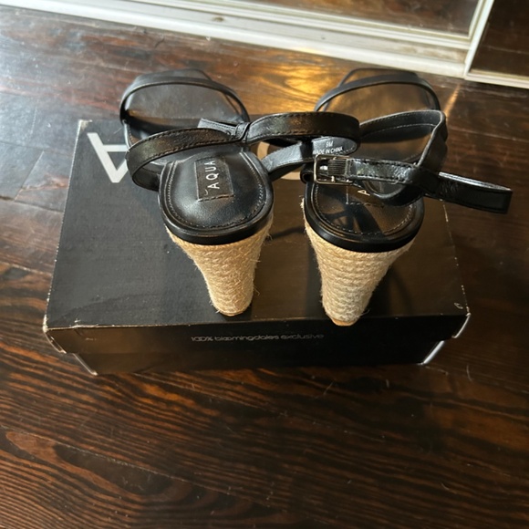 Shoes - Picture 2 of 4